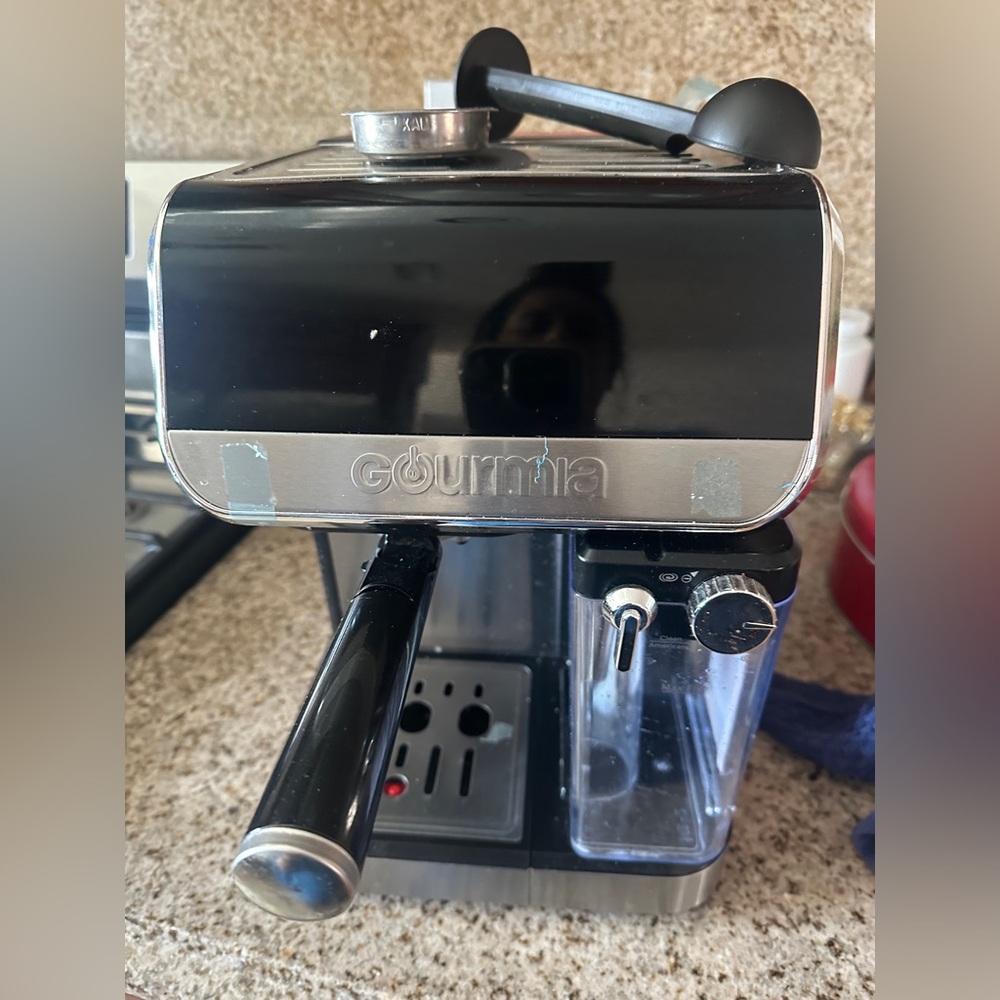 Gourmia Espresso Machine in Black and Silver